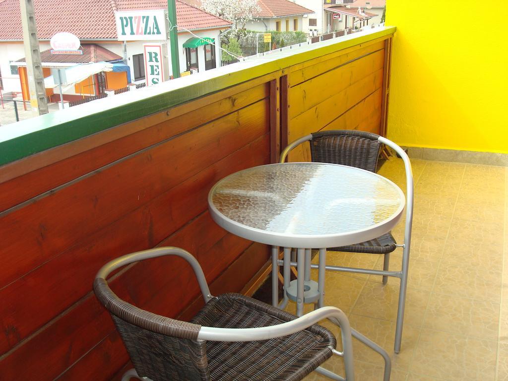 Hotel Napsugar Balatonmariafurdo Exterior photo
