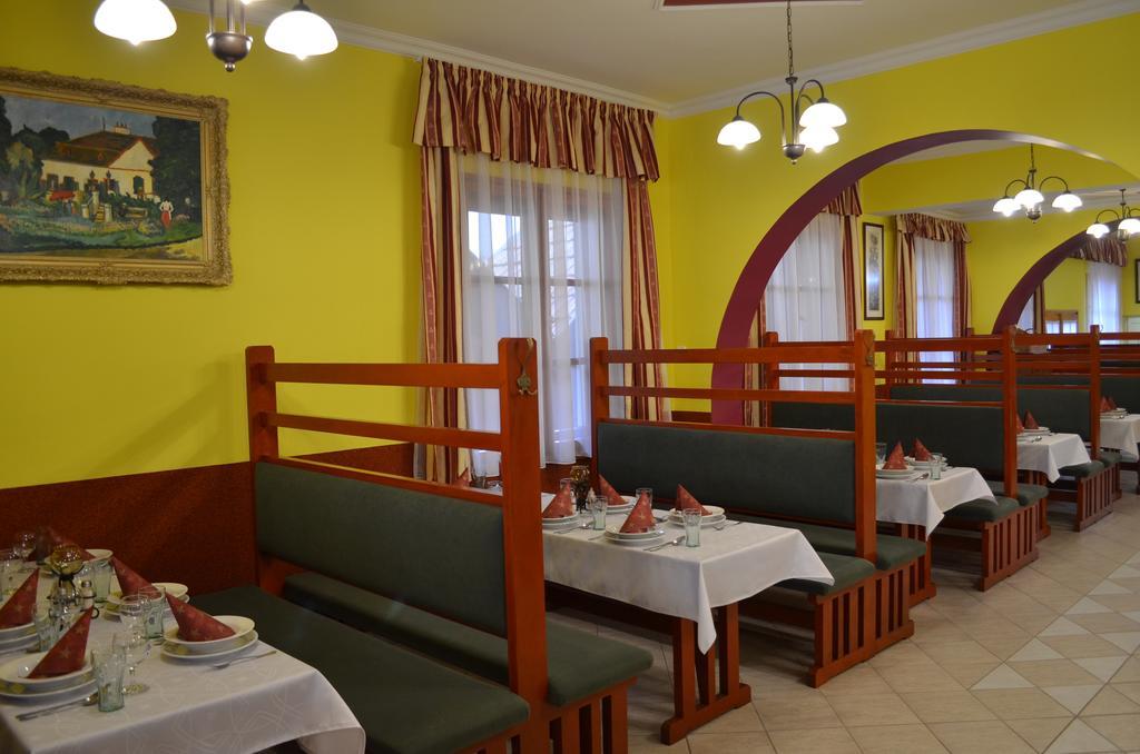 Hotel Napsugar Balatonmariafurdo Exterior photo